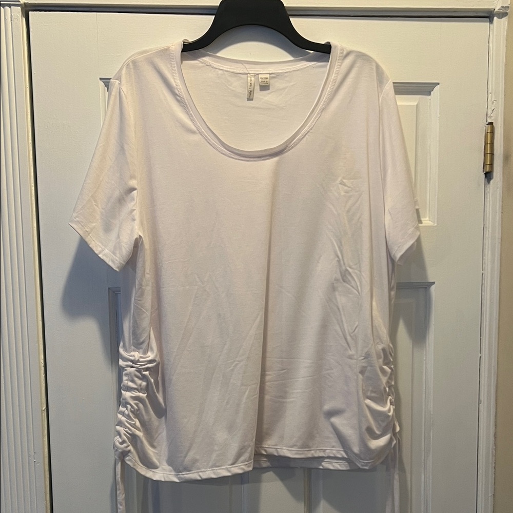 Elegant White Ruched Side Women's Top